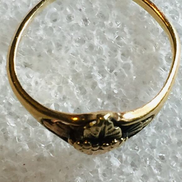 Black Hills Gold Grape Leaf Ring 6 .25 - Picture 4 of 6